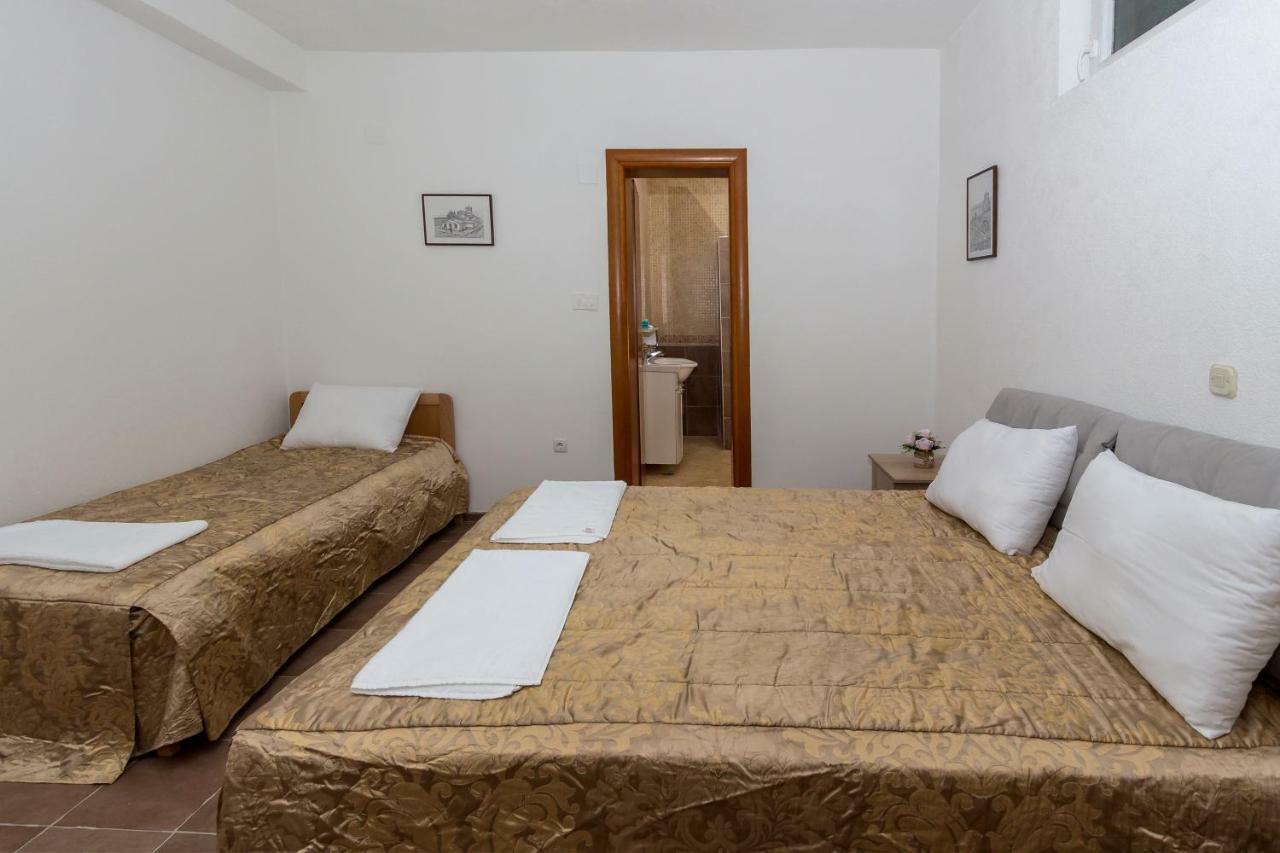 Upper Gate Apartments Ochryda Zewnętrze zdjęcie